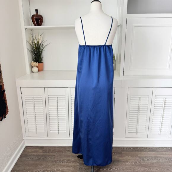 Vintage Natori Navy Blue Satin Embroidered Floral Nightgown and Robe Set Size S - Picture 5 of 9